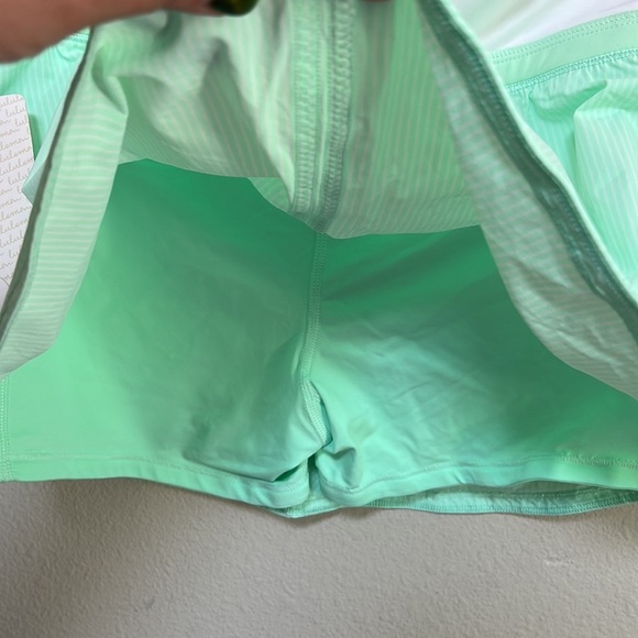 Lululemon - Picture 3 of 6